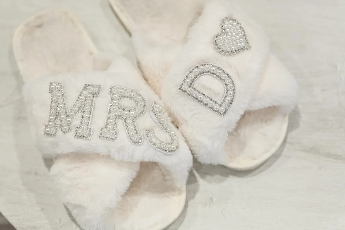 Embroidered 'Mrs' slippers with a heart